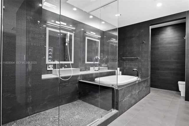 1425 Brickell Avenue 42E, Miami, FL 33131