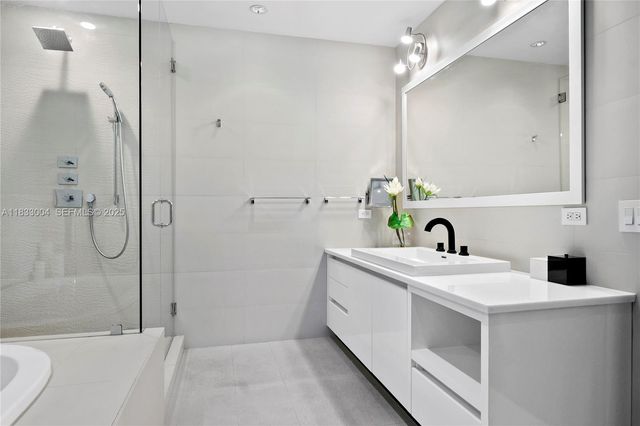 1425 Brickell Avenue 42E, Miami, FL 33131