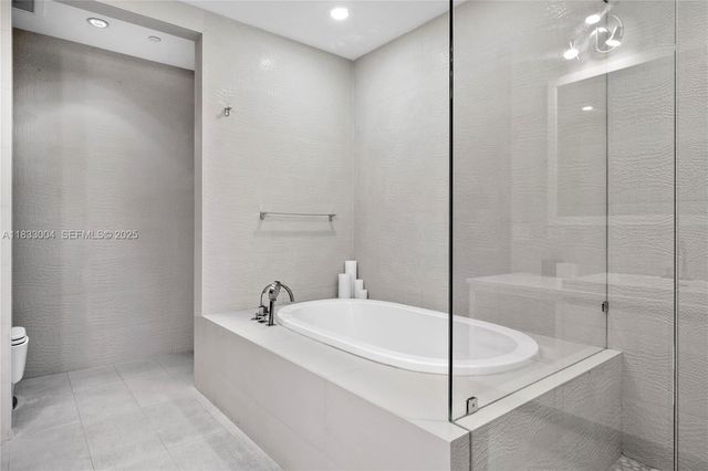 1425 Brickell Avenue 42E, Miami, FL 33131