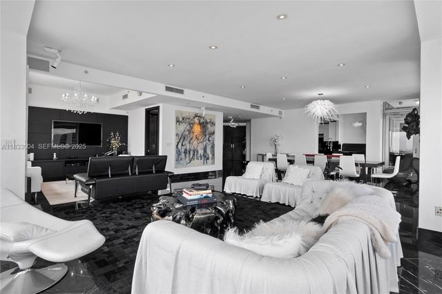 1425 Brickell Avenue 42E, Miami, FL 33131