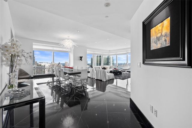 1425 Brickell Avenue 42E, Miami, FL 33131
