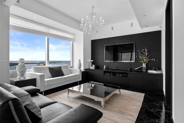 1425 Brickell Avenue 42E, Miami, FL 33131