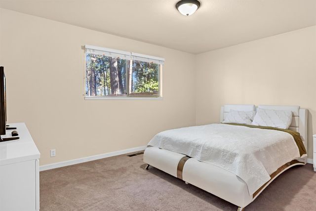 6517 Dobson Way, Pollock Pines, CA 95726