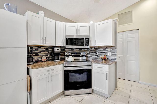 7888 Lexington Club Boulevard B, Delray Beach, FL 33446