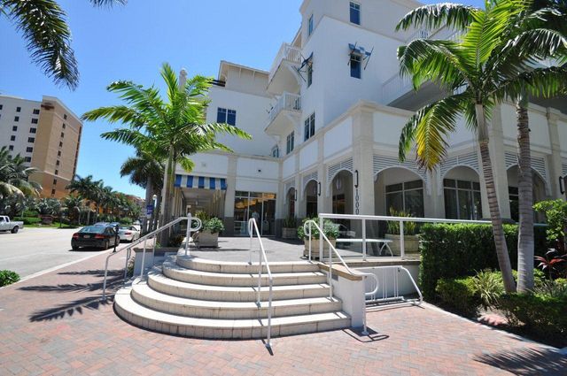 7888 Lexington Club Boulevard B, Delray Beach, FL 33446