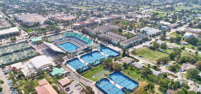 7888 Lexington Club Boulevard B, Delray Beach, FL 33446