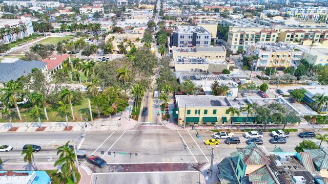 7888 Lexington Club Boulevard B, Delray Beach, FL 33446