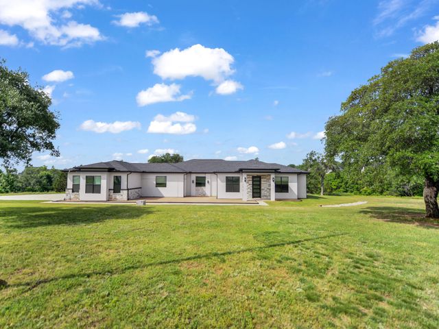 1050 Kingsley Court, Weatherford, TX 76087