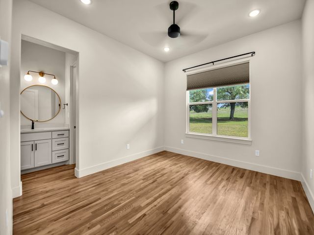 1050 Kingsley Court, Weatherford, TX 76087
