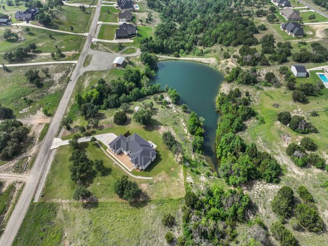 1050 Kingsley Court, Weatherford, TX 76087