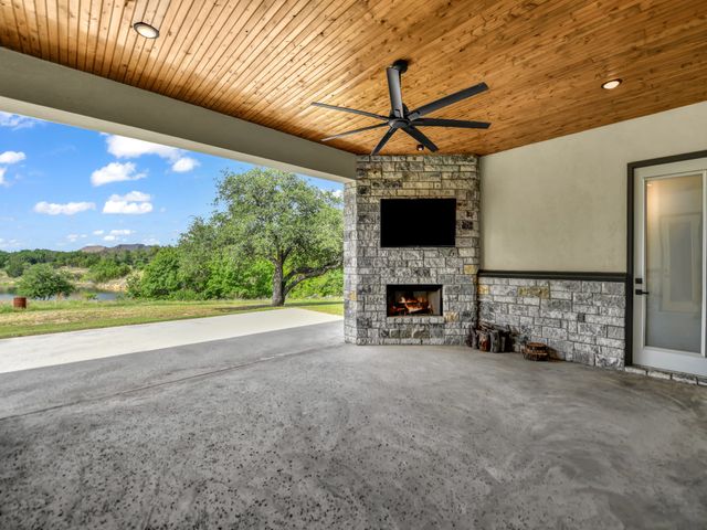 1050 Kingsley Court, Weatherford, TX 76087