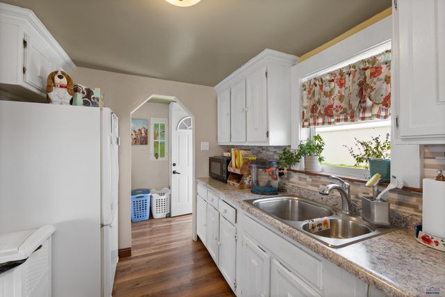 300 WILLOW DR, Box Elder, SD 57719