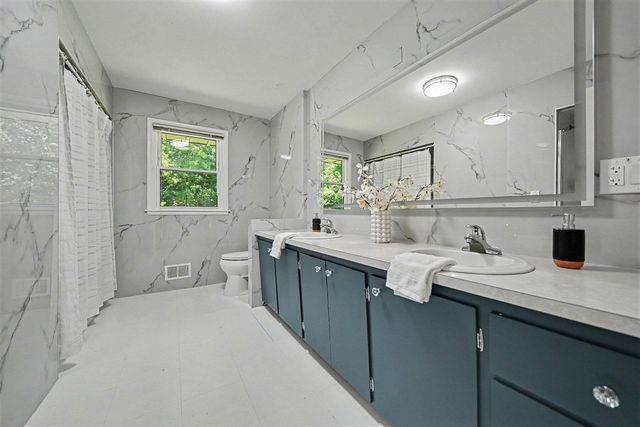 2489 Washington Avenue, Saint Joseph, MI 49085