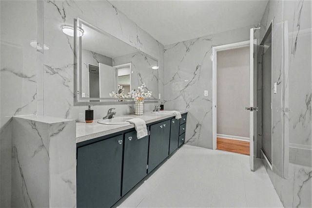 2489 Washington Avenue, Saint Joseph, MI 49085
