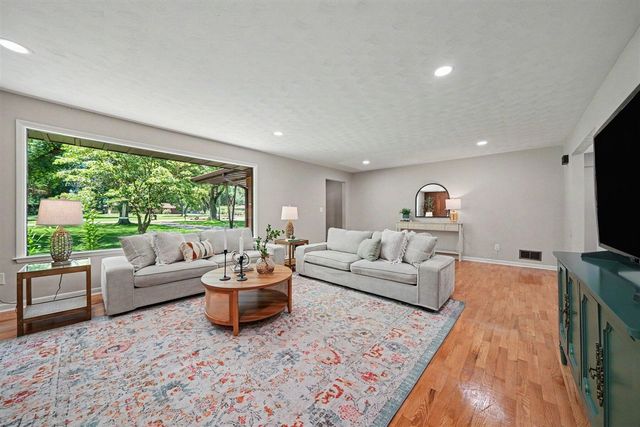 2489 Washington Avenue, Saint Joseph, MI 49085
