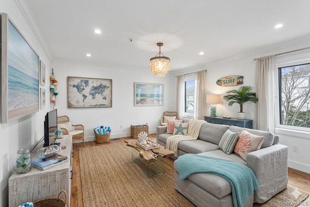 400 E Olive Street, Long Beach, NY 11561