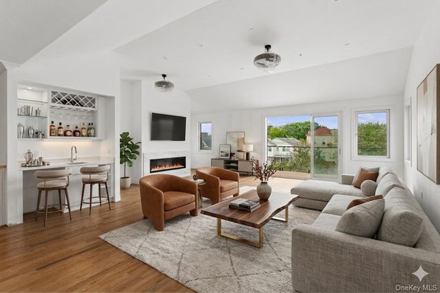 400 E Olive Street, Long Beach, NY 11561