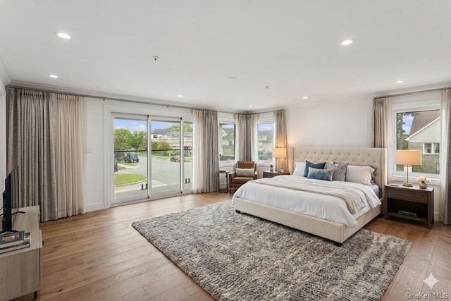 400 E Olive Street, Long Beach, NY 11561