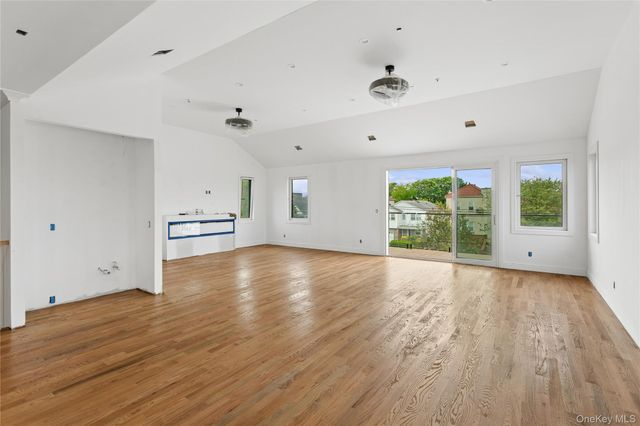 400 E Olive Street, Long Beach, NY 11561