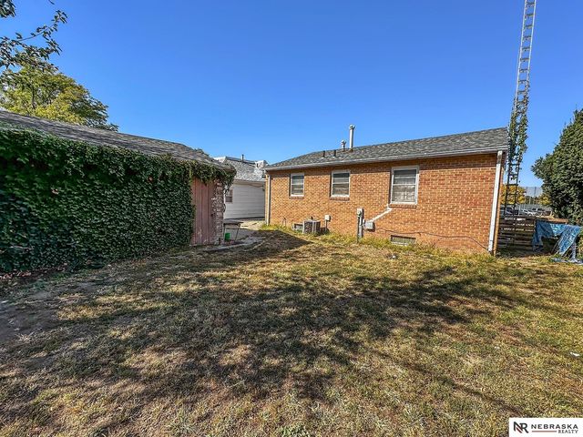 2315 F Street, Lincoln, NE 68510