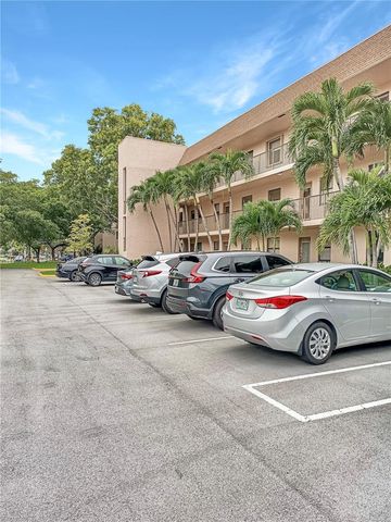10402 Sunrise Lakes Blvd 201, Sunrise, FL 33322