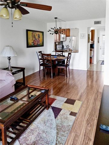 10402 Sunrise Lakes Blvd 201, Sunrise, FL 33322