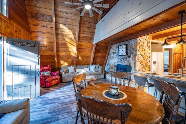 3221 Lakewood Dr, Arnold, CA 95223