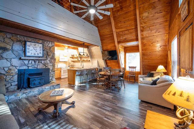 3221 Lakewood Dr, Arnold, CA 95223