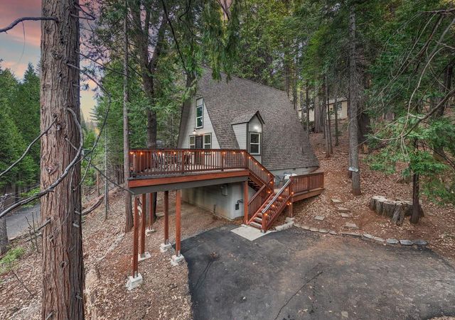 3221 Lakewood Dr, Arnold, CA 95223