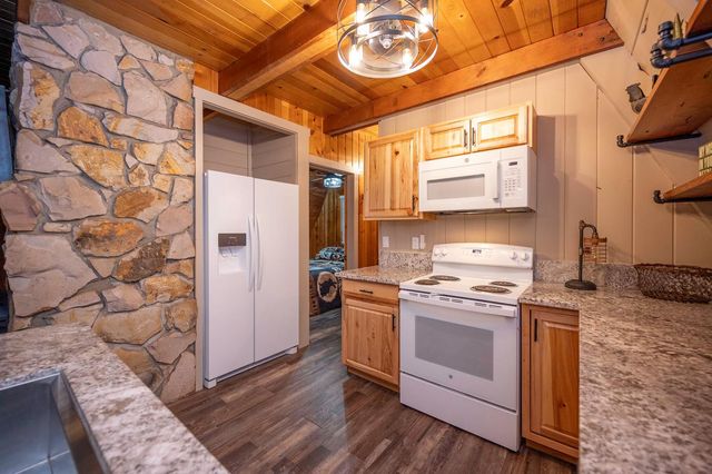 3221 Lakewood Dr, Arnold, CA 95223