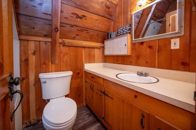 3221 Lakewood Dr, Arnold, CA 95223