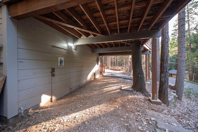 3221 Lakewood Dr, Arnold, CA 95223