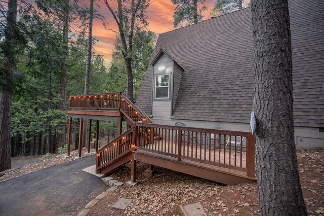 3221 Lakewood Dr, Arnold, CA 95223