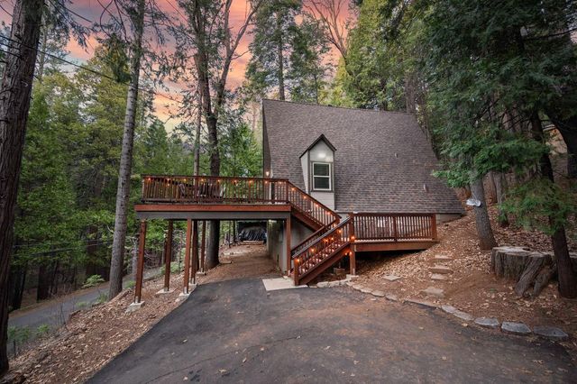 3221 Lakewood Dr, Arnold, CA 95223