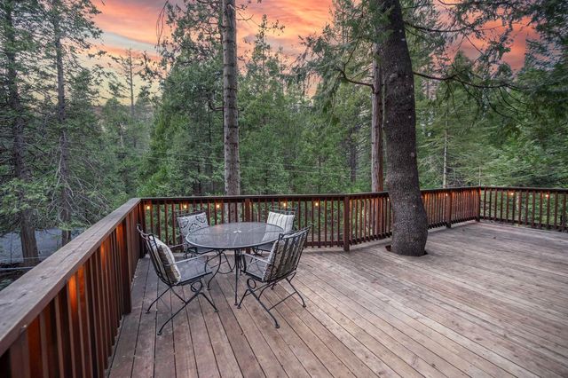 3221 Lakewood Dr, Arnold, CA 95223