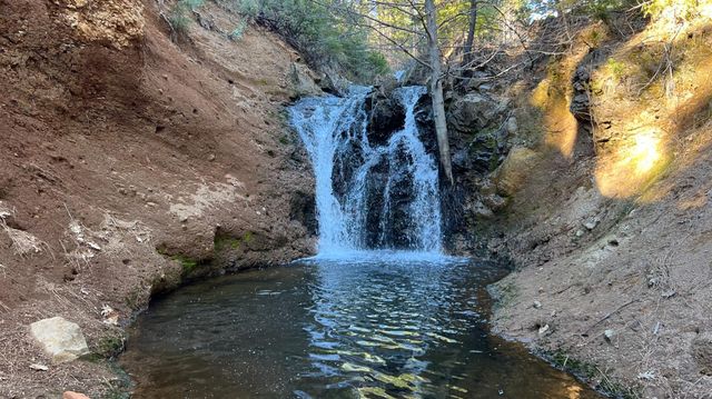 3221 Lakewood Dr, Arnold, CA 95223