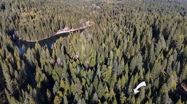 3221 Lakewood Dr, Arnold, CA 95223