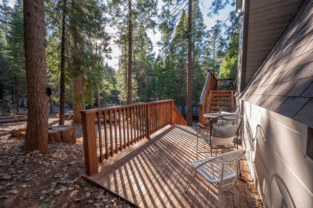 3221 Lakewood Dr, Arnold, CA 95223