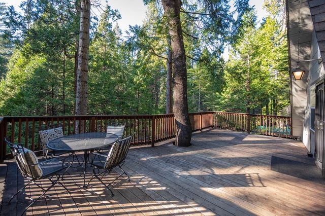 3221 Lakewood Dr, Arnold, CA 95223