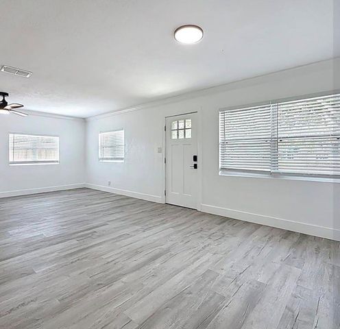 200 LEWIS BOULEVARD SE, St Petersburg, FL 33705