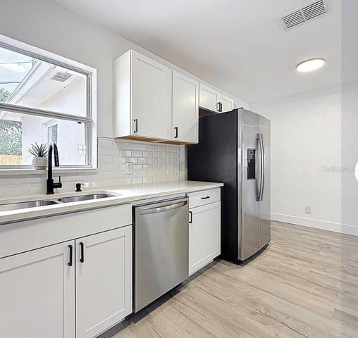 200 LEWIS BOULEVARD SE, St Petersburg, FL 33705