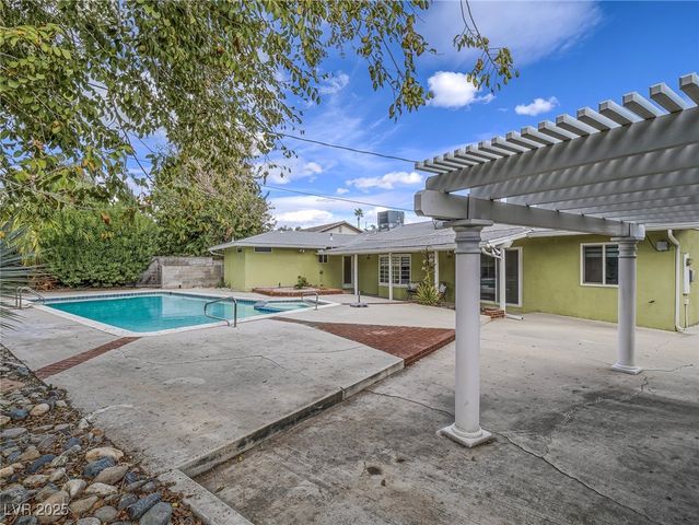 1716 Chapman Drive, Las Vegas, NV 89104