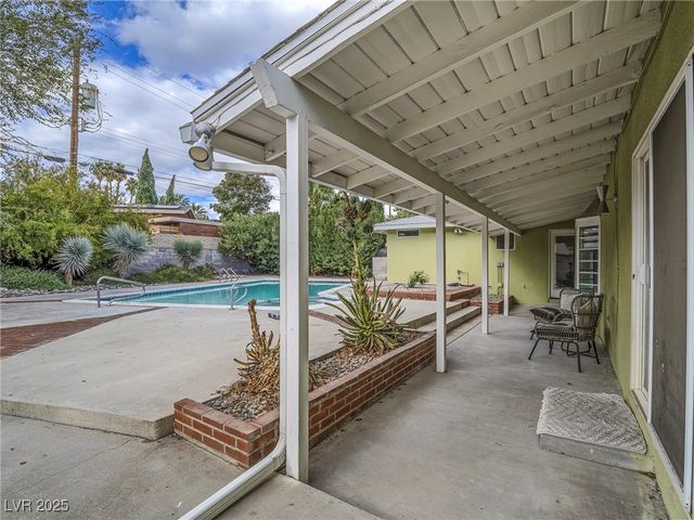 1716 Chapman Drive, Las Vegas, NV 89104