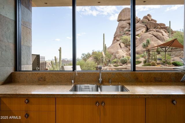 6964 E Stagecoach Pass, Carefree, AZ 85377