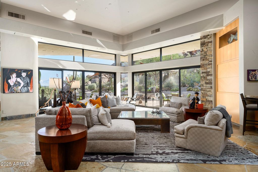 Image 11 of property listing at 6964 E Stagecoach Pass, Carefree, AZ 85377