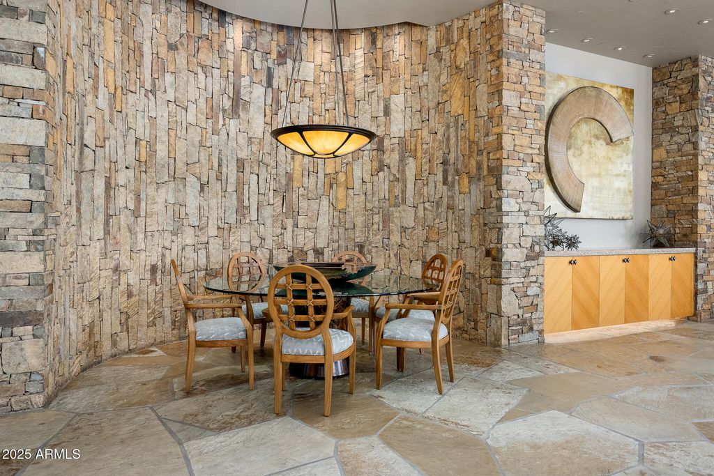 Image 14 of property listing at 6964 E Stagecoach Pass, Carefree, AZ 85377