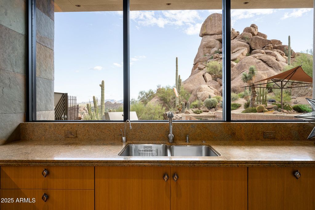 Image 18 of property listing at 6964 E Stagecoach Pass, Carefree, AZ 85377