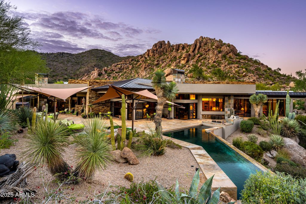 Image 2 of property listing at 6964 E Stagecoach Pass, Carefree, AZ 85377