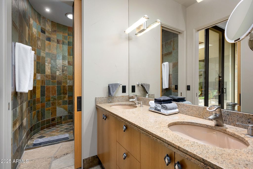 Image 27 of property listing at 6964 E Stagecoach Pass, Carefree, AZ 85377