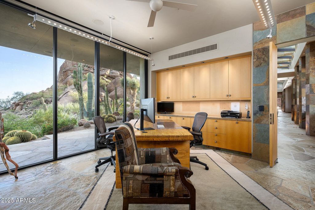 Image 33 of property listing at 6964 E Stagecoach Pass, Carefree, AZ 85377